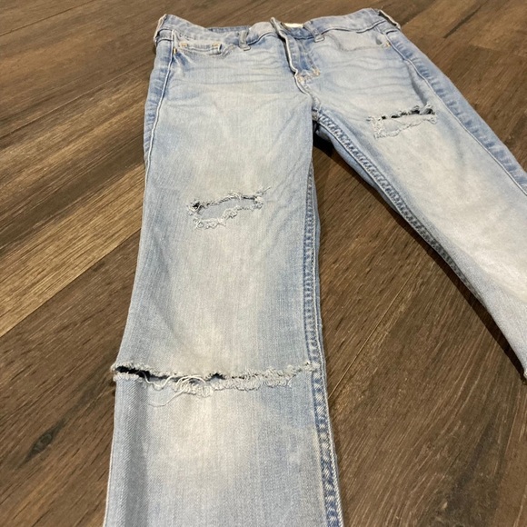 Hollister High Rise- super Skinny Ripped Jeans - Picture 5 of 12